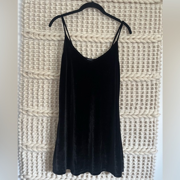 BRANDY MELVILLE Black Velvet Dress - Picture 1 of 3